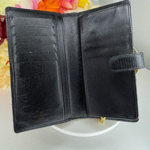 Vintage Black Epi Leather Louis Vuitton long Kiss snap Wallet - Picture 15 of 15